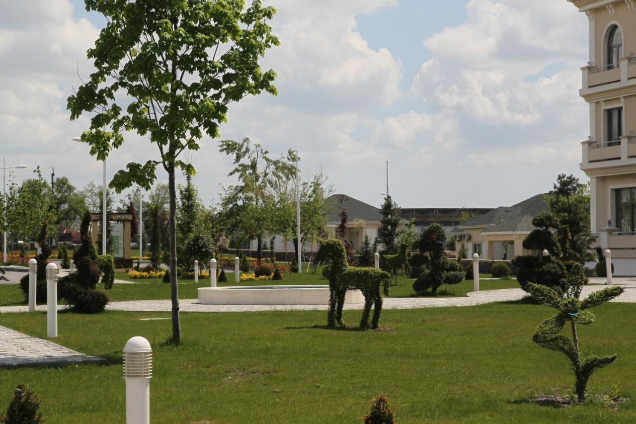 Gabala Garden Hotel Exterior foto Residential neighborhood in the city
