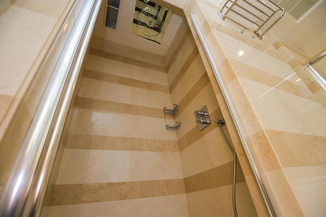 Gabala Garden Hotel Exterior foto A shower