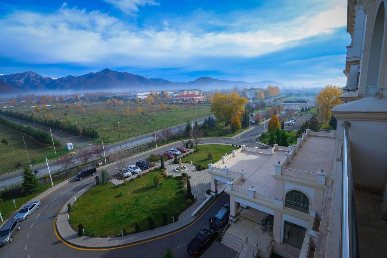Gabala Garden Hotel Exterior foto View of the hotel