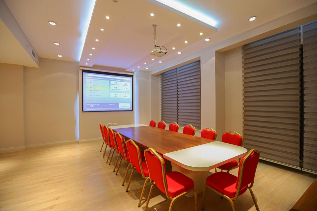 Gabala Garden Hotel Exterior foto A meeting room